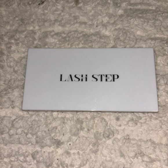 Lash Step Matte about you Eyeshadow Palette - Picture 6 of 7